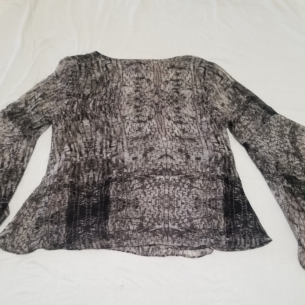 Jennifer Lopez Blouse - Picture 3 of 7
